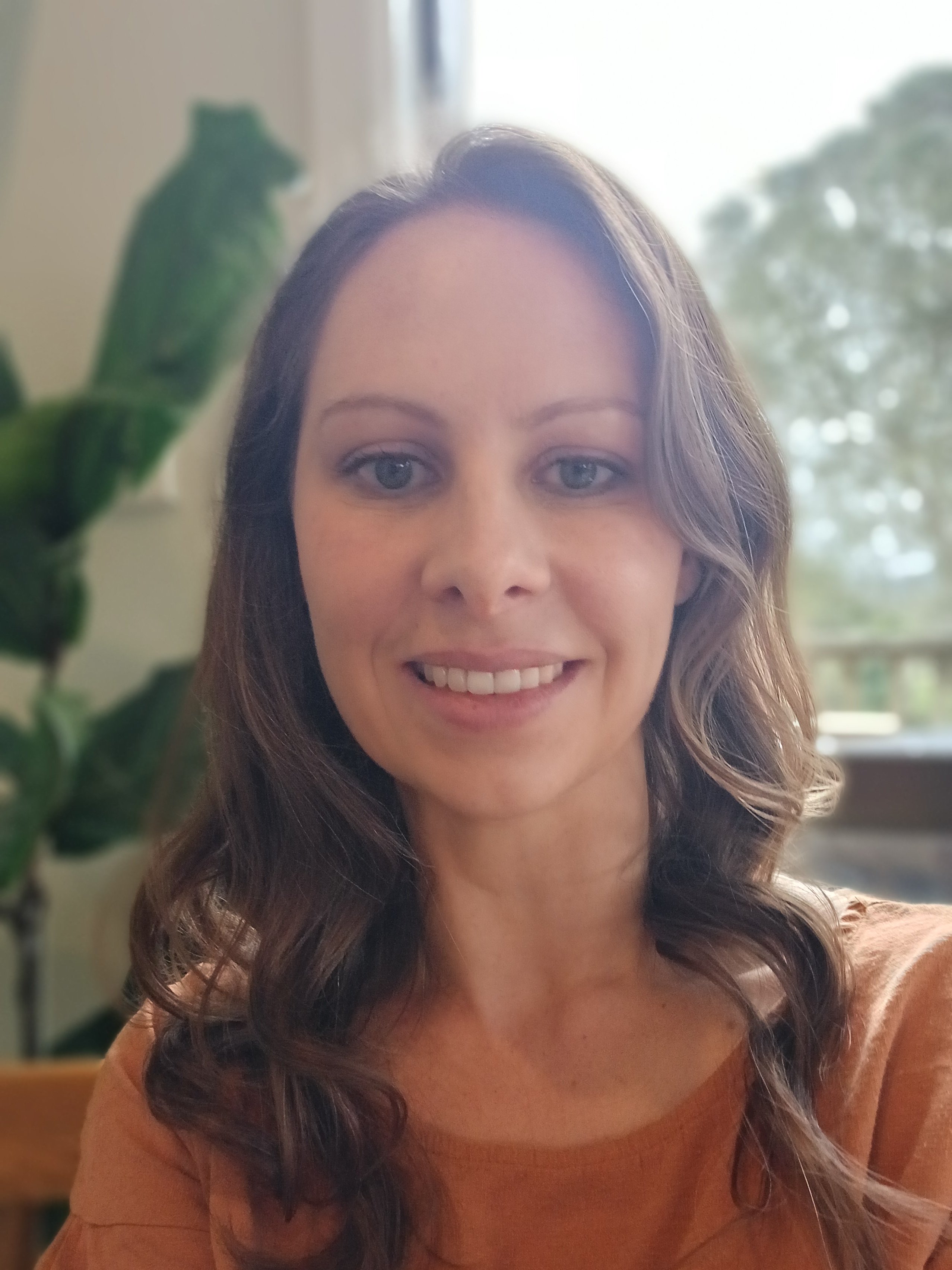 Dr Kelly Kerrisk